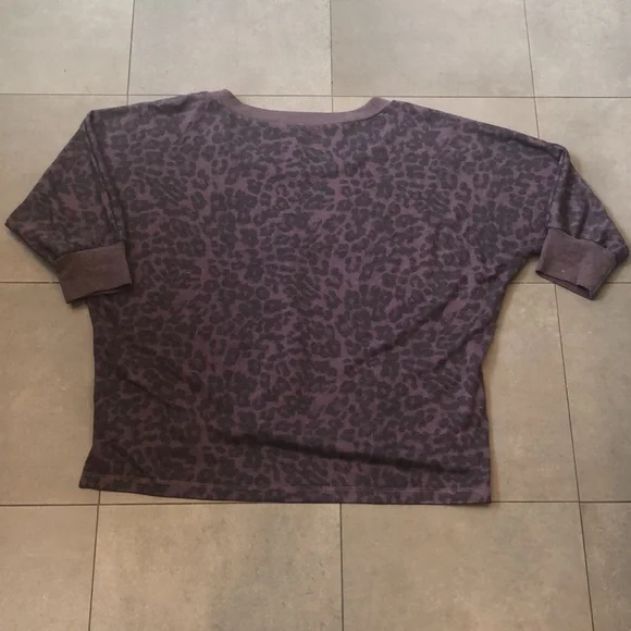 Splendid Short Sleeve Sweatshirt - Picture 8 of 9